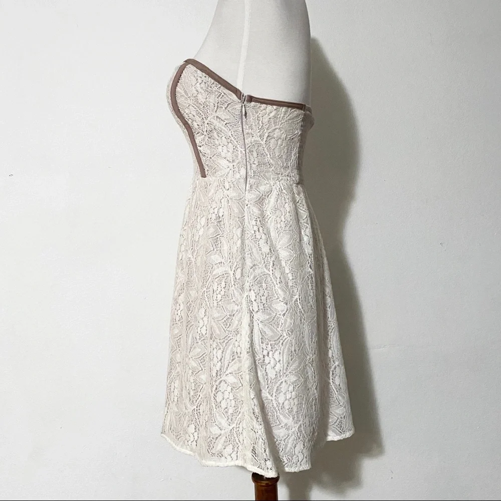 URBAN OUTFITTERS PINS AND NEEDLES Cream Lace Strapless Mini… - Picture 2 of 10